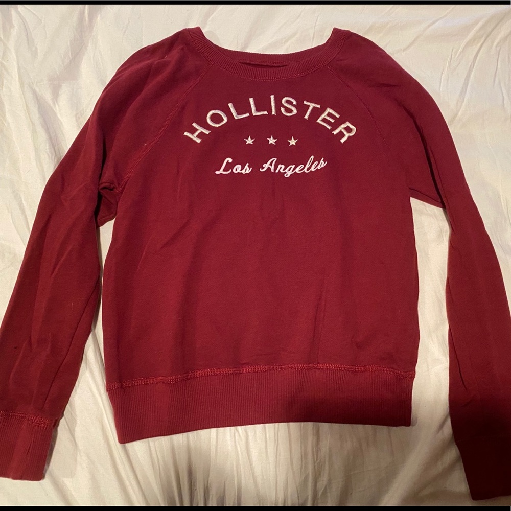 HOLLISTER - Burgandy crew neck sweater